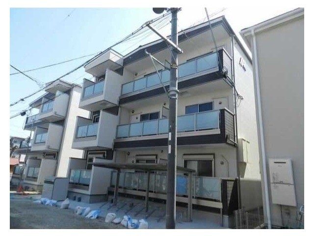 8410132/建物外観